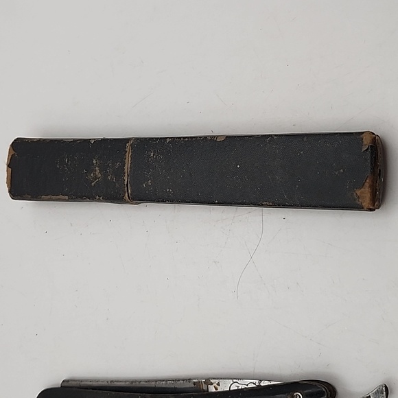 Vintage J. Wiss & Sons Straight Razor Newark, NJ w/ Case - Picture 9 of 16